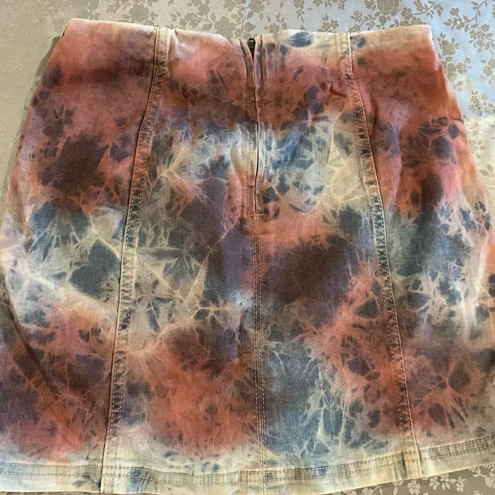 Wild fable size 4 tie-dye denim skirt